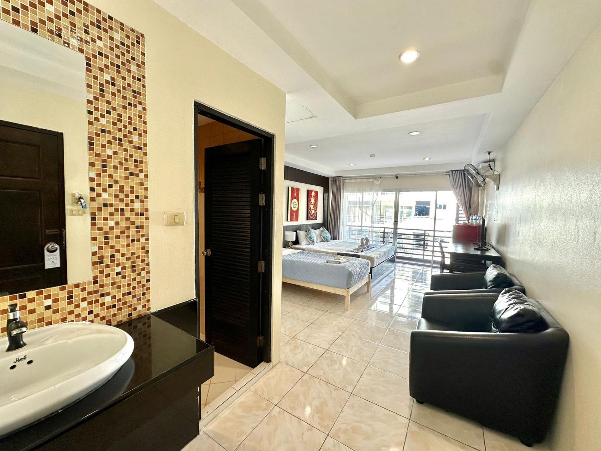 Thai Classic House Patong Екстериор снимка