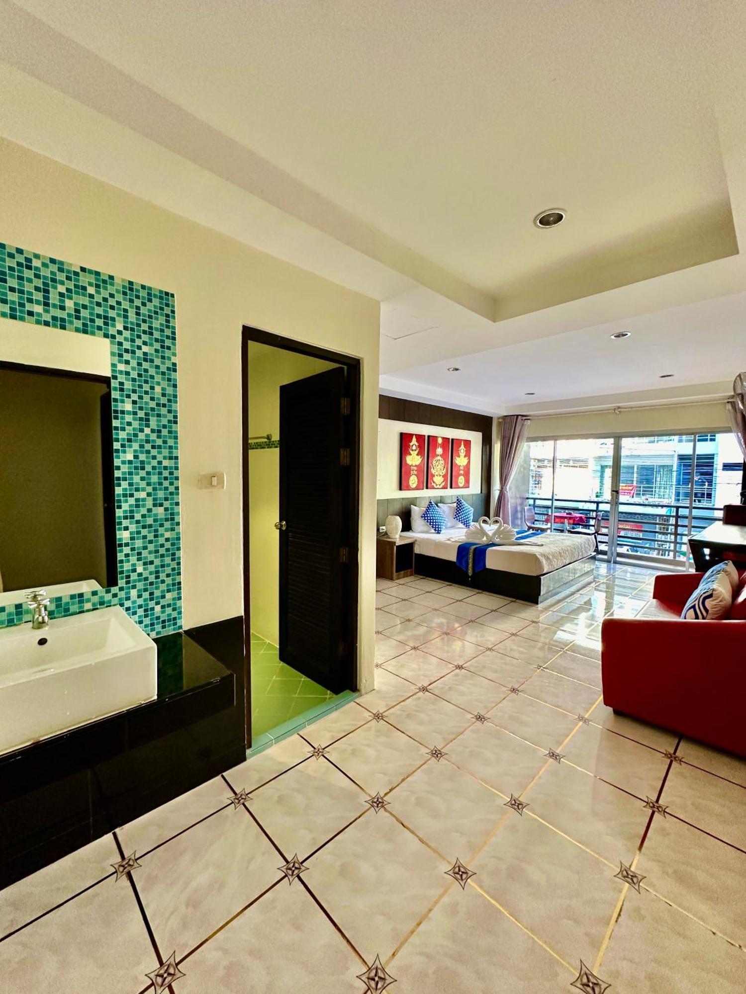 Thai Classic House Patong Екстериор снимка