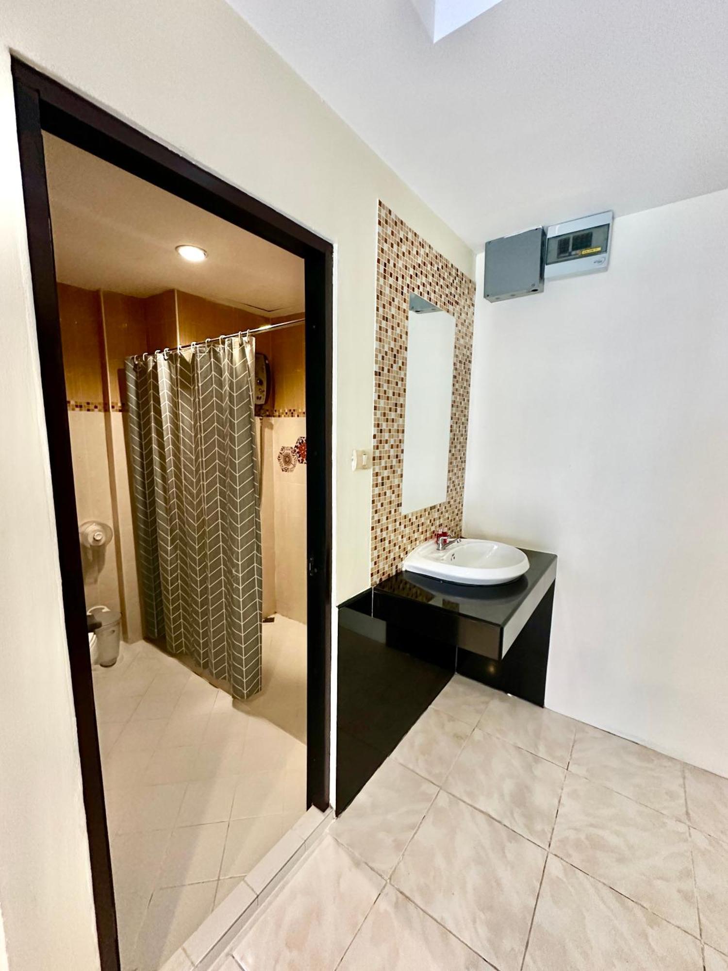 Thai Classic House Patong Екстериор снимка