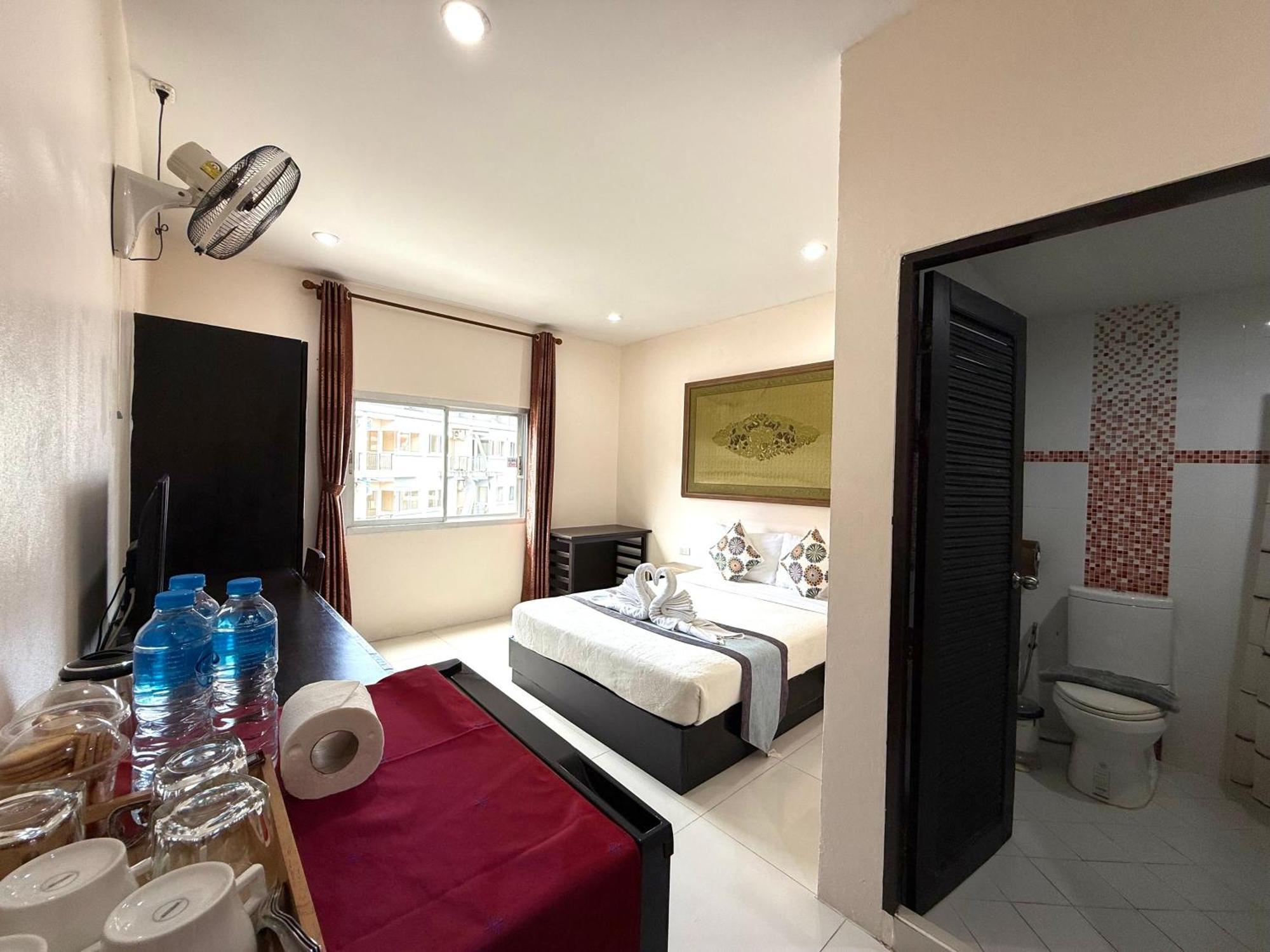 Thai Classic House Patong Екстериор снимка